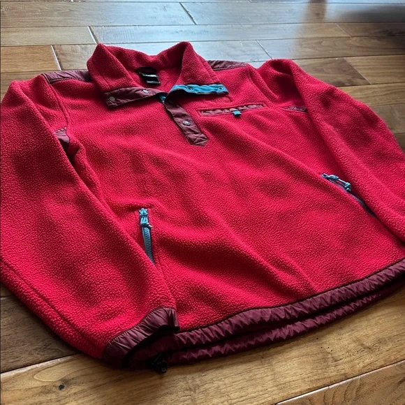 The North Face Royal Arch 1/4 snap fleece pullover.